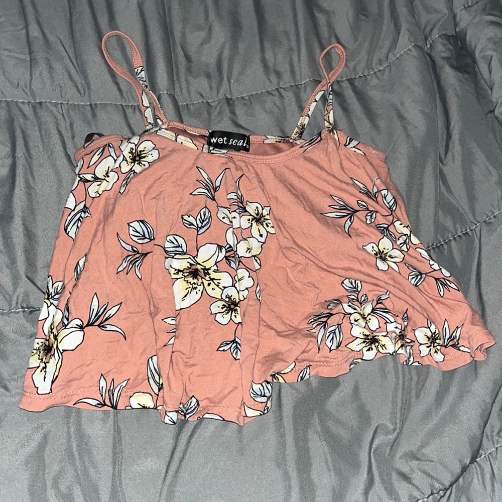 I am selling this spaghetti strap crop top.